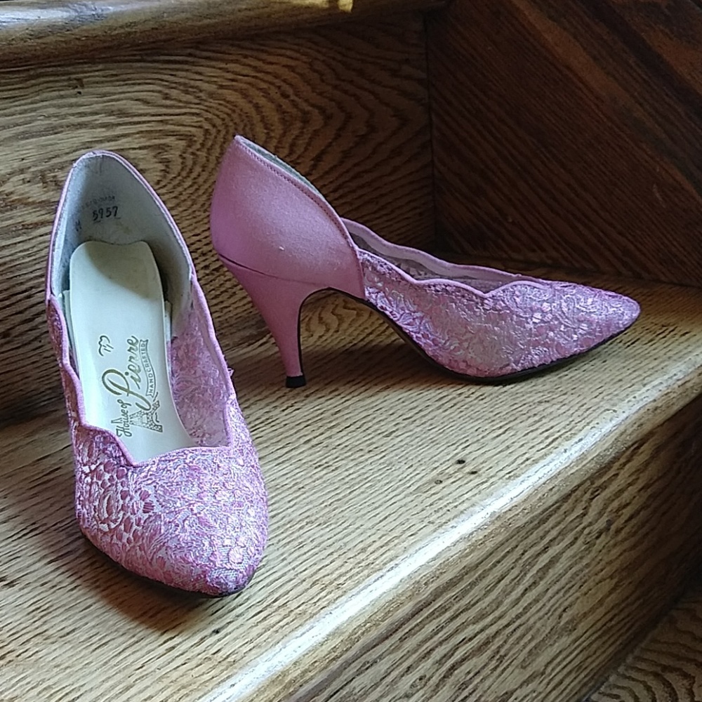Vintage pink lace heels, size 6M
